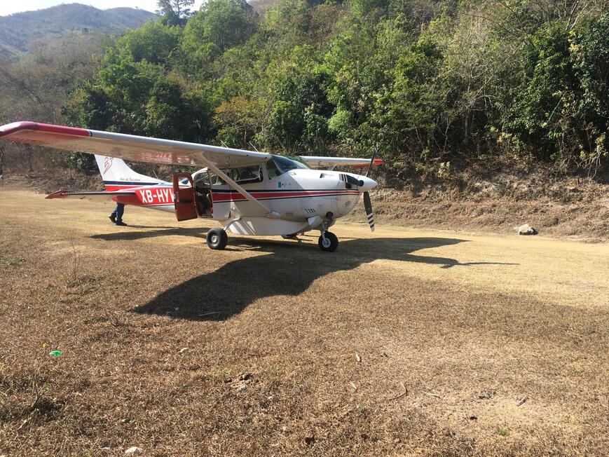 Avioneta en la pista de El Carrizal